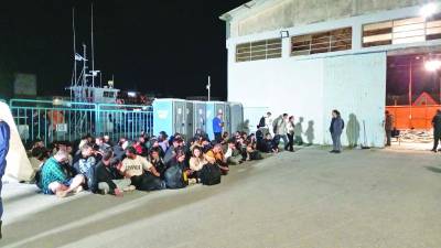 Αύριο αναχωρούν από Καλαμάτα οι 78 μετανάστες: Πήραν προθεσμία για να απολογηθούν οι 3 διακινητές