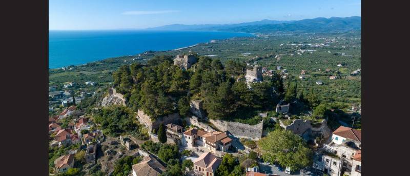 Λειτουργικό φωτισμό ζητεί ο Εμπορικός Σύλλογος: Στα σκοτάδια ξανά το Κάστρο Κυπαρισσίας