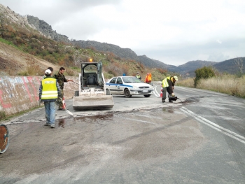 Εκλεισε η ρωγμή του δρόμου στο Δερβένι με παρέμβαση του &quot;Μορέα&quot;