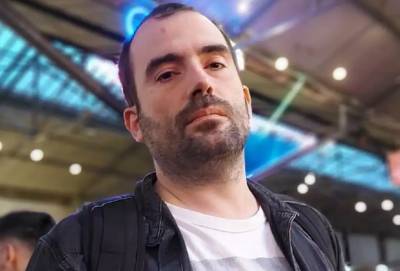 Πλατεία Αττικής: Νεκρός ο δημοσιογράφος Αντώνης Χρυσουλάκης από φωτιά στο διαμέρισμα του