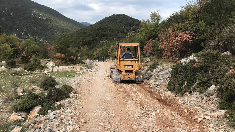 Εργα βελτίωσης αγροτικής οδοποιίας στο Δήμο Καλαμάτας
