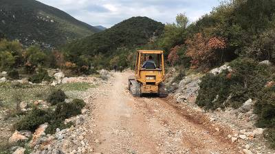 Εργα βελτίωσης αγροτικής οδοποιίας στο Δήμο Καλαμάτας