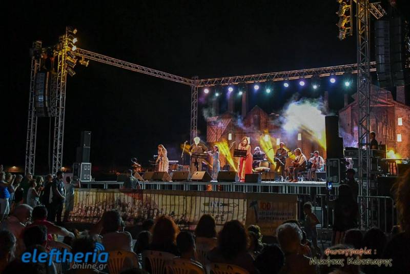 Μάγεψαν το κοινό της Καλαμάτα Σαββόπουλος - Φαραντούρη (φωτογραφίες)