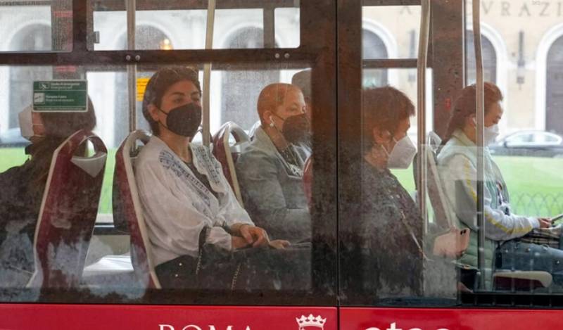 Ιταλία: Πιθανή η παράταση της μάσκας μέχρι τον Σεπτέμβριο - Πού θα πρέπει να τη φοράνε
