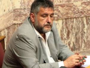 Αρση ασυλίας Κουκούτση και ένταση μεταξύ ΣΥΡΙΖΑ-ΧΑ στη Βουλή