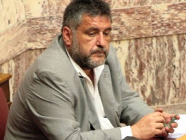 Αρση ασυλίας Κουκούτση και ένταση μεταξύ ΣΥΡΙΖΑ-ΧΑ στη Βουλή