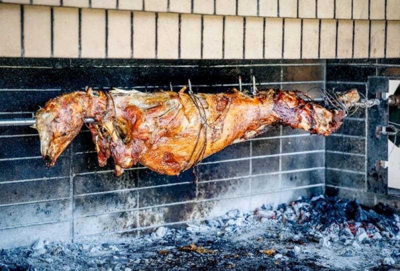 ΕΣΕΕ: Πόσο κόστισε το πασχαλινό τραπέζι φέτος