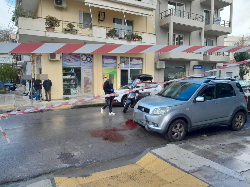 Προσαγωγές υπόπτων στην Διεύθυνση Αστυνομίας Μεσσηνίας για τη δολοφονία του 47χρονου "Αμερικάνου"