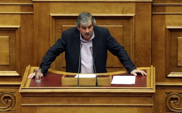 Στήριξη της σταφίδας ζητεί ο Θαν. Πετράκος