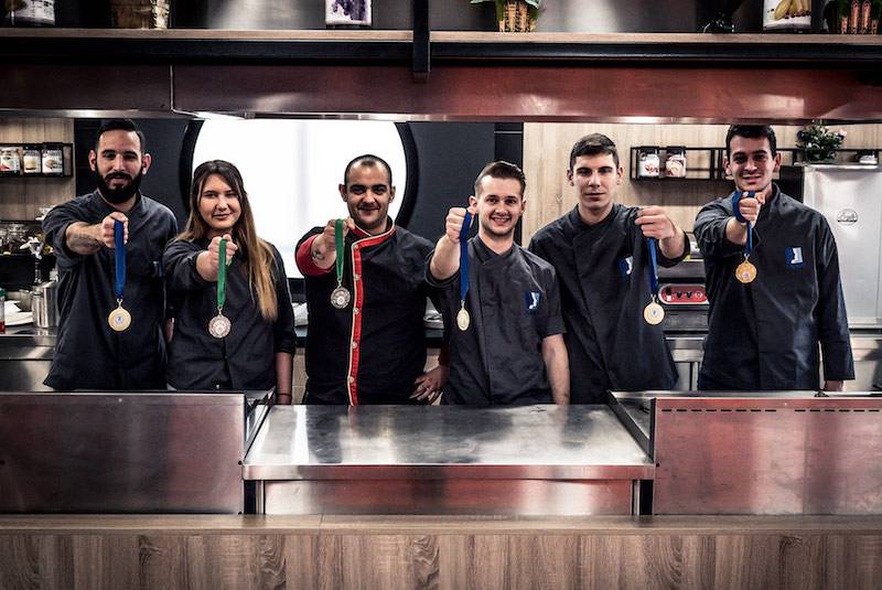 Το «ΙΕΚ ΑΚΜΗ» πρώτο σε συνολικό αριθμό μεταλλίων και σε χρυσά στον Πανελλήνιο Διαγωνισμό Μαγειρικής GREEK CHEF 2018