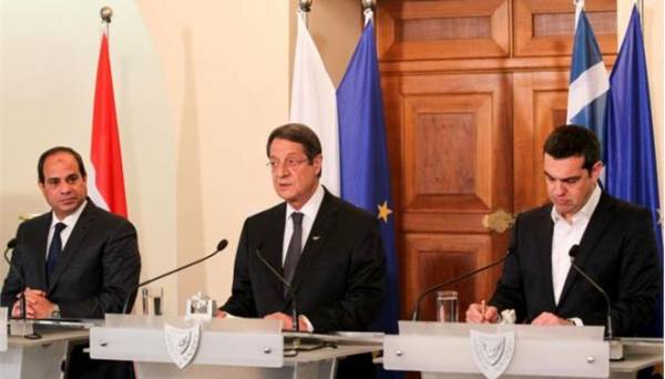 Τσίπρας από τη Λευκωσία: «Προχωράμε στις διαβουλεύσεις για την οριοθέτηση της ΑΟΖ»