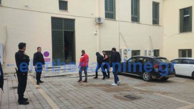 Στην εισαγγελία για να απολογηθούν οι 3 κατηγορούμενοι για τη δολοφονία στον Καρτελά Κυπαρισσίας (βίντεο)