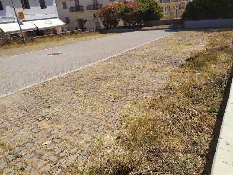 Ο χώρος στάθμευσης στο Κάστρο Μεθώνης