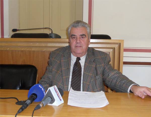 Πράξεις και όχι λόγια ζητεί ο επικεφαλής της "Αλλαγής"