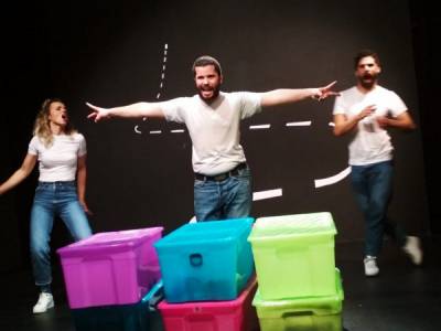 Το "Μαμ" για λίγες ακόμη παραστάσεις στο “Θέατρο Νηπιαγωγείο”