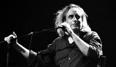 “Bayfestival” με Γιάννη Αγγελάκα από το Σύλλογο Νέων Κυπαρισσίας