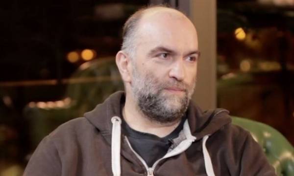 O Mπάμπης Στόκας στο ‎"Yiamas" gastro bar