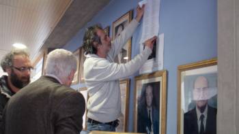 Πορτρέτα δημάρχων που διορίστηκαν στην κατοχή και τη δικτατορία κατέβασε η "Θεσσαλονίκη Ανοιχτή Πόλη"