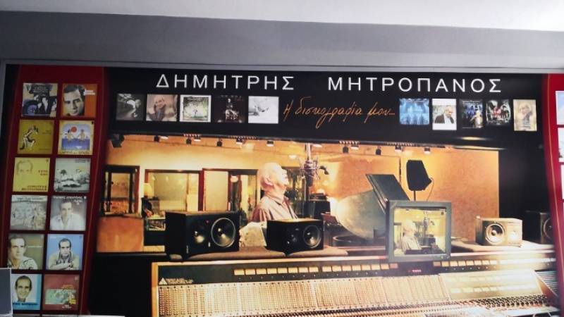 «Γωνιά του Μητροπάνου» στην Αγία Μονή Τρικάλων, όπου γεννήθηκε και μεγάλωσε