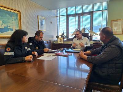 Συνεργασία Δήμου Καλαμάτας - ΟΑΚ Μεσσηνίας: Παραχώρηση δύο πυροσβεστικών οχημάτων