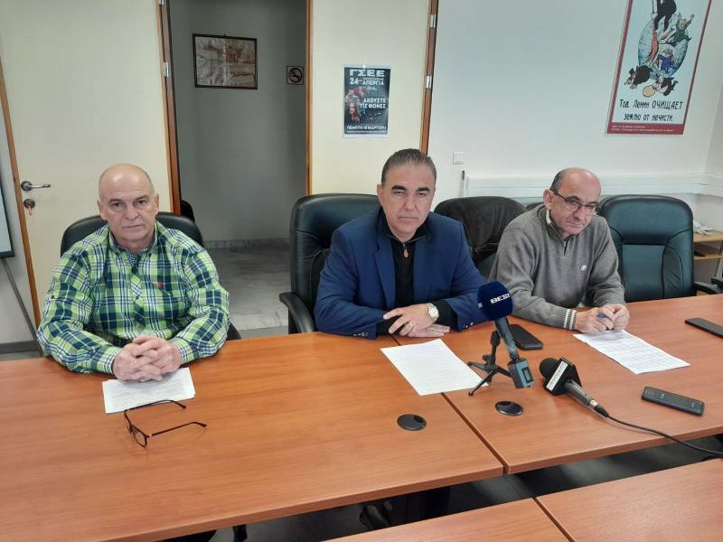 Απεργιακή συγκέντρωση στο Εργατικό Κέντρο Καλαμάτας