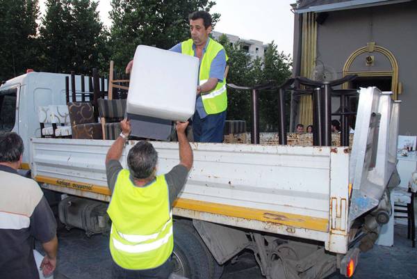 Ο Νίκας απειλεί με κατάσχεση τραπεζοκαθισμάτων στο κέντρο της Καλαμάτας