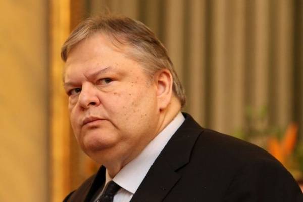 Βενιζέλος: Θα μείνω στην Βουλή γιατί είναι χρήσιμη η παρουσία μου