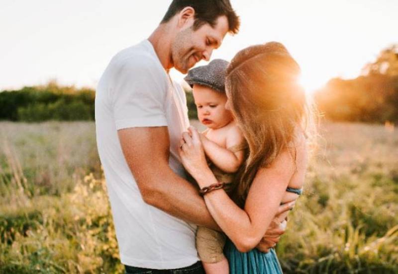 «Βόμβα» για το δημογραφικό: Μειώθηκαν οι αποδοχές των οικογενειών με παιδιά την τελευταία 10ετία