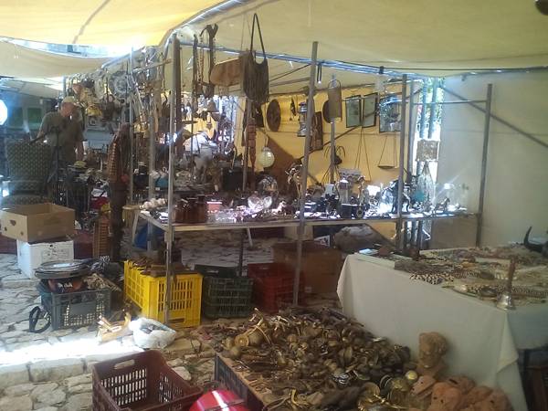 Ξεκίνησε στην Κυπαρισσία το παζάρι των αντικών