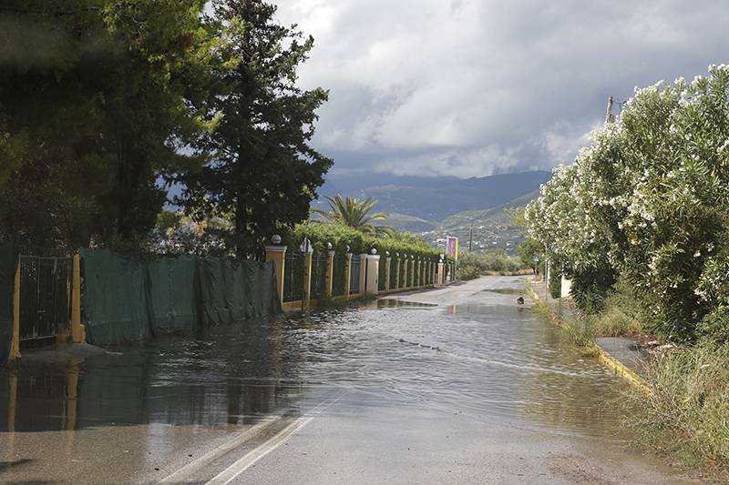 Επικίνδυνη λίμνη στη Μικρή Μαντίνεια