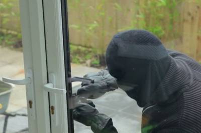 15χρονος έκλεψε εξοχικό στο Δρακονέρι Μεσσήνης