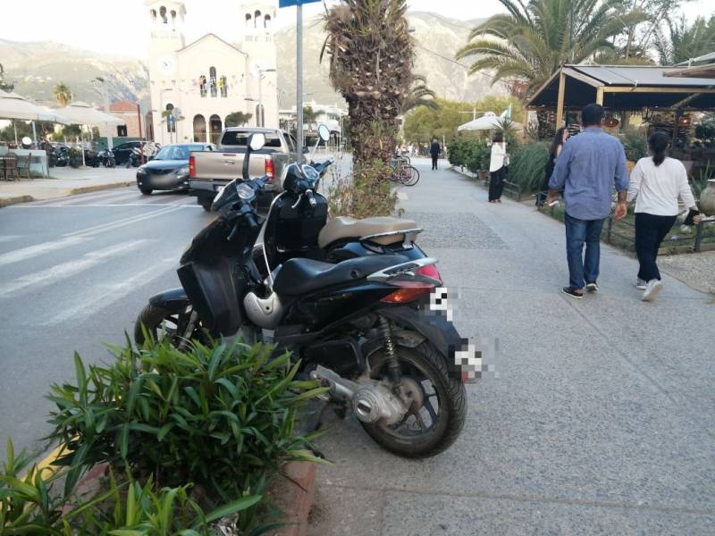 Στάθμευση στα πεζοδρόμια