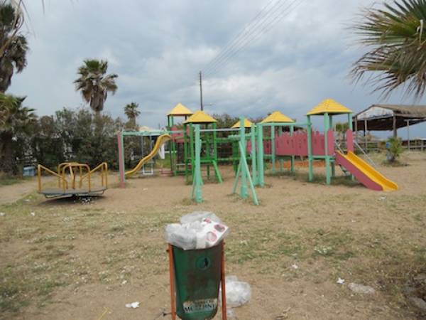 Εργασίες κατόπιν εορτής στην παραλία της Μπούκας (φωτογραφίες)