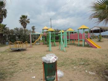 Εργασίες κατόπιν εορτής στην παραλία της Μπούκας (φωτογραφίες)