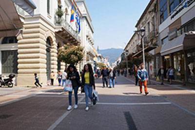 “Ποτέ την Κυριακή” ή ανοιχτά και τα... “Μαύρα μεσάνυχτα”