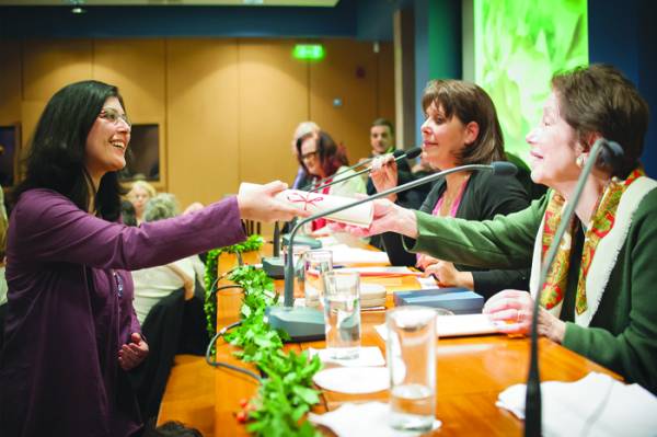 Βραβείο στην Κατ. Ζωντανού από τη Γυναικεία Λογοτεχνική Συντροφιά