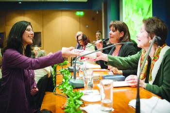 Βραβείο στην Κατ. Ζωντανού από τη Γυναικεία Λογοτεχνική Συντροφιά