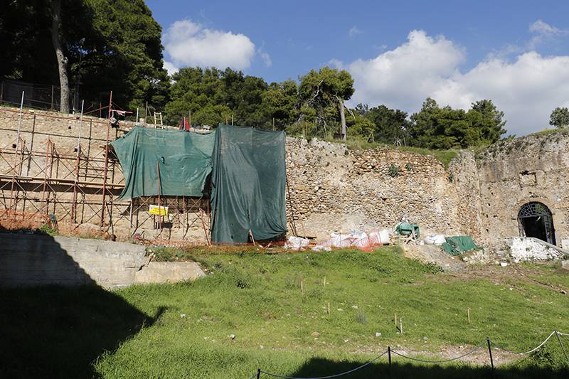 Αλλάζει όψη η είσοδος του Κάστρου Καλαμάτας