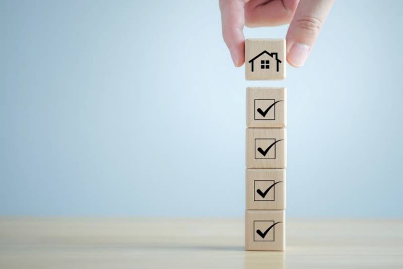 Οδηγός για την ανάθεση του ακινήτου σας σε μεσίτη: Τι πρέπει να γνωρίζετε