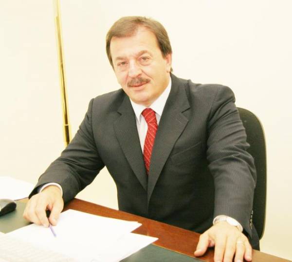 Ο Δημ. Σαμπαζιώτης διαψεύδει φήμες για πιθανή αποχώρησή του