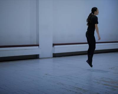 Η Ευτυχία Στεφάνου στην παράσταση “Blue beyond”