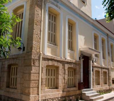 Καλαμάτα: Ξενοδοχείο στη γωνία Φαρών και Ασίνης