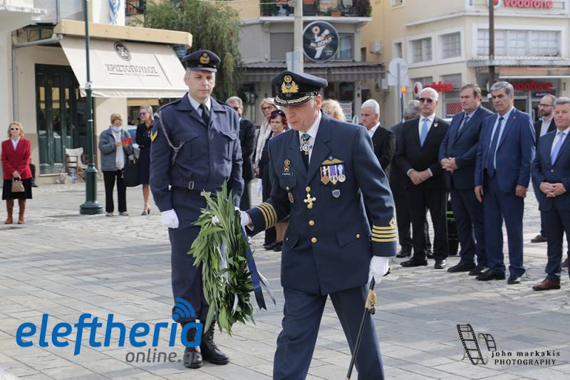 Καλαμάτα: Εορτάστηκε η ημέρα των ενόπλων δυνάμεων (φωτογραφίες)