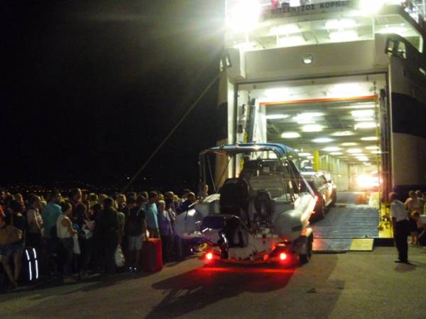 Το Σάββατο με το "Βιτσέντζος Κορνάρος": 400 άτομα ταξίδεψαν για Κύθηρα και Κρήτη (φωτογραφίες)