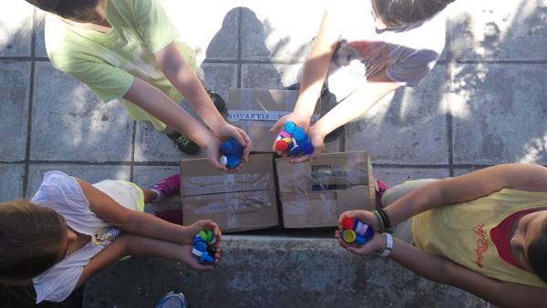 «Μαζεύω Καπάκια.... Προσφέρω (ΑμεΑ) Καροτσάκια»