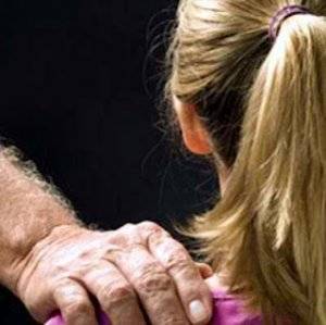 74χρονος ασέλγησε σε βάρος 13χρονης