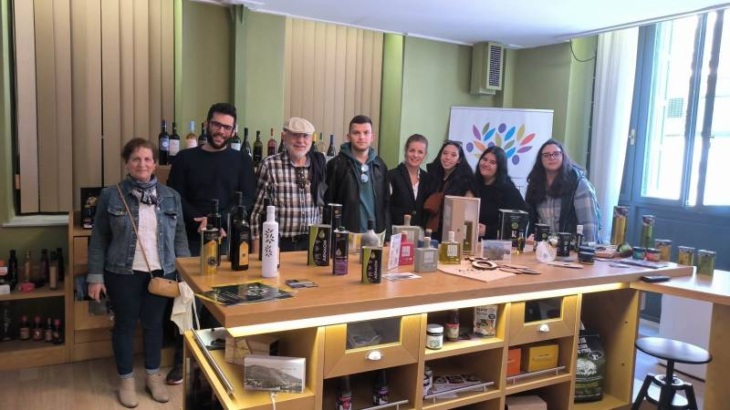 Σπουδαστές ΙΕΚ Τριφυλίας στο ιστορικό Δημαρχείο Καλαμάτας