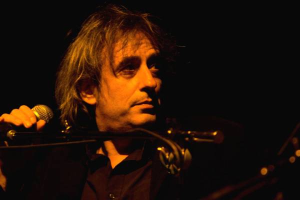 Ο Γιάννης Αγγελάκας στο "Τρενοτεχνείο" στην Κυπαρισσία (βίντεο)