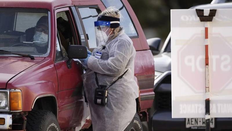 Παγκόσμιο μαύρο ρεκόρ στις ΗΠΑ: Πάνω από ένα εκατομμύριο κρούσματα σε μία ημέρα