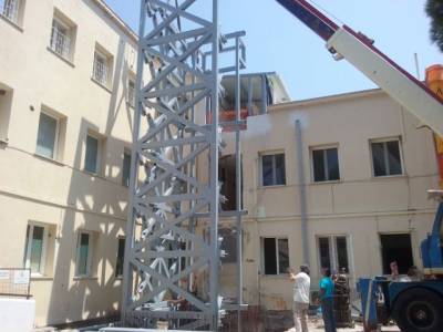 Σταμάτησαν πάλι οι εργασίες στο Νοσοκομείο Κυπαρισσίας